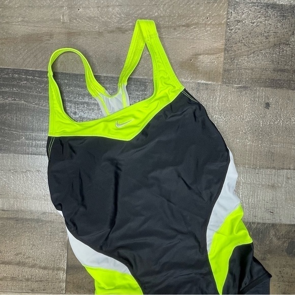 NWT Nike One Piece Colorblock Swimsuit size 10 - Picture 4 of 11